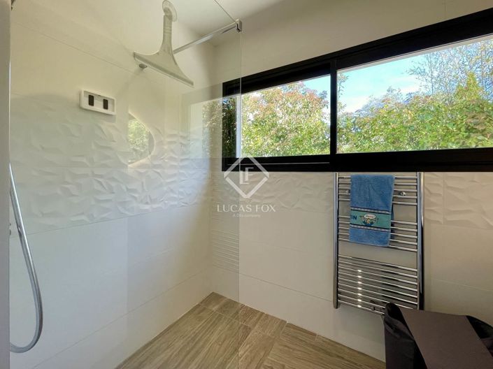 Image No.21-5 Bed House for sale