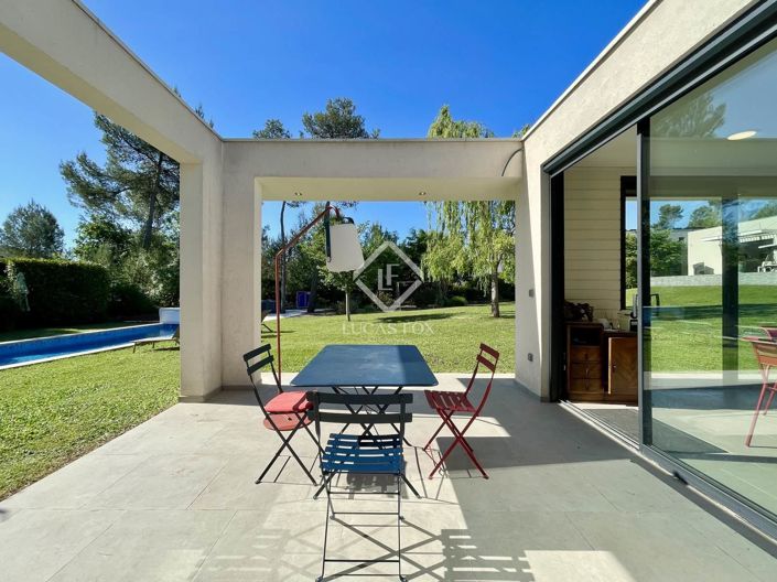 Image No.26-5 Bed House for sale