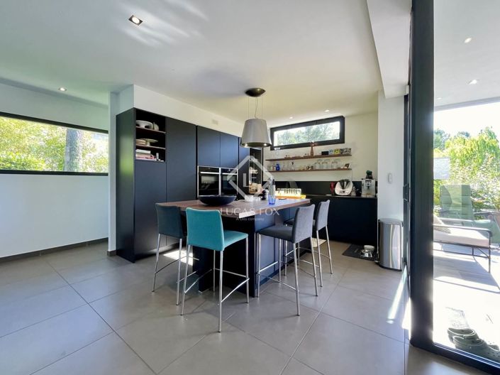 Image No.4-5 Bed House for sale