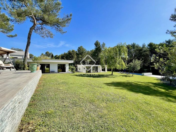 Image No.9-5 Bed House for sale