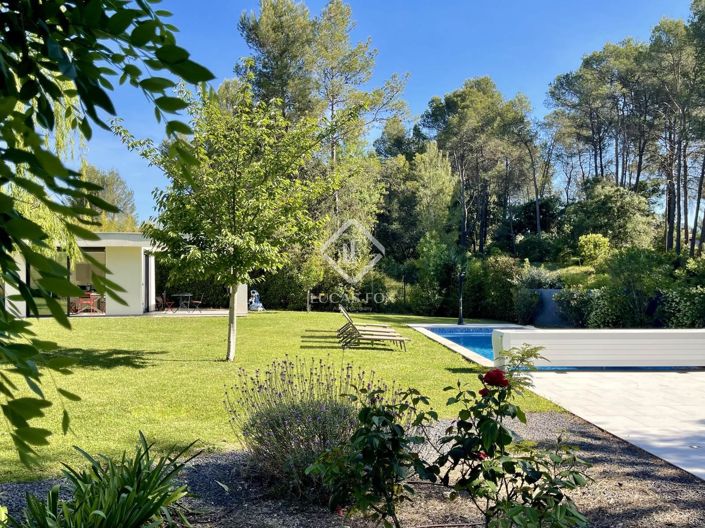 Image No.9-5 Bed House for sale