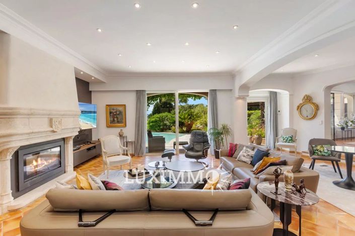 Image No.5-6 Bed House for sale