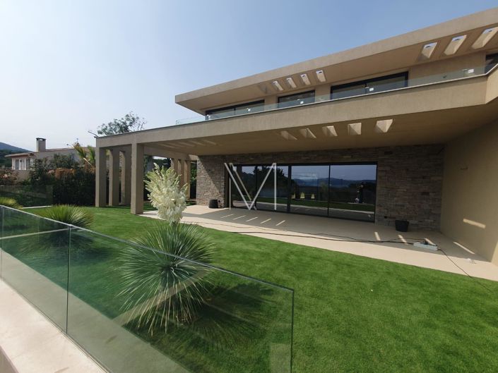 Image No.2-Maison de 4 chambres à vendre à Sainte-Maxime