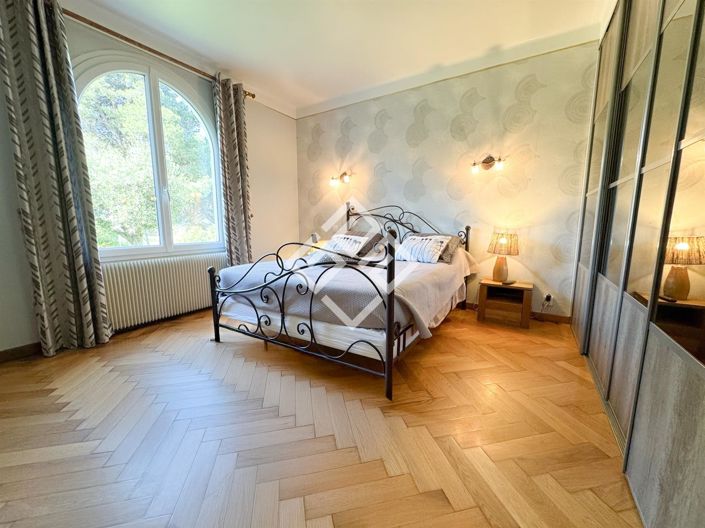 Image No.10-4 Bed House for sale