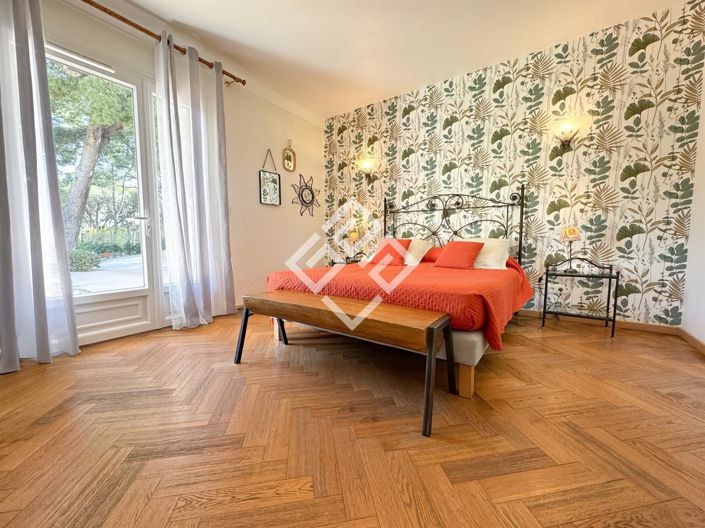 Image No.12-4 Bed House for sale