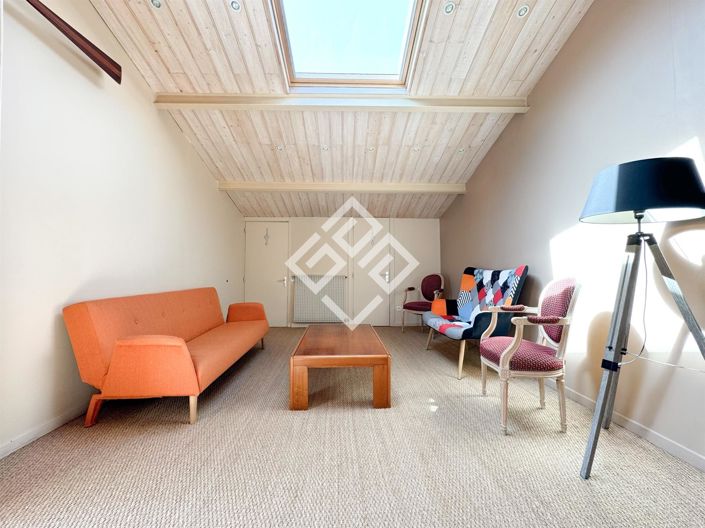 Image No.18-4 Bed House for sale