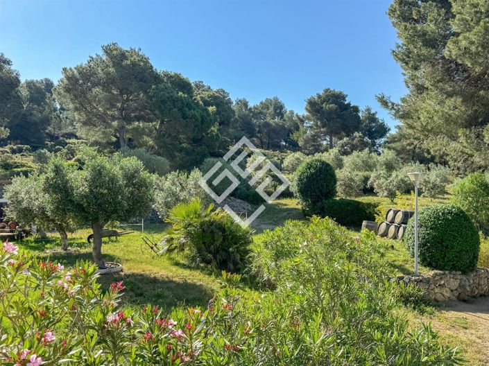 Image No.25-4 Bed House for sale