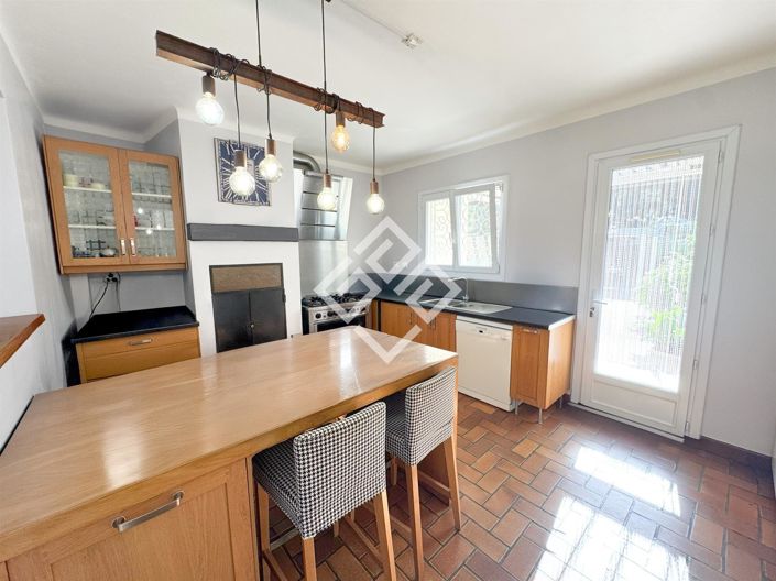 Image No.8-4 Bed House for sale