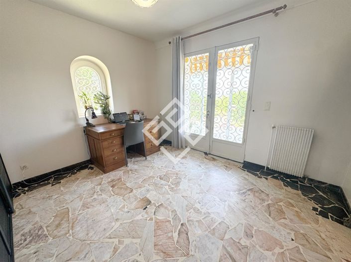 Image No.9-4 Bed House for sale