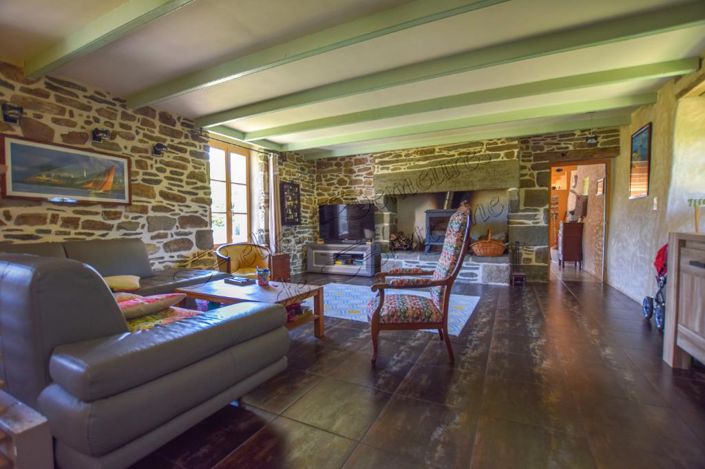 Image No.10-16 Bed Property for sale