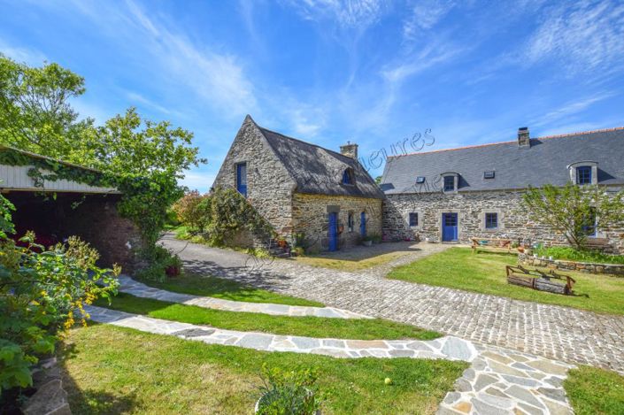 Image No.3-16 Bed Property for sale