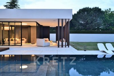 1 - Drôme, Property