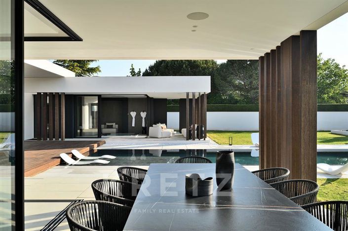 Image No.6-4 Bed Property for sale