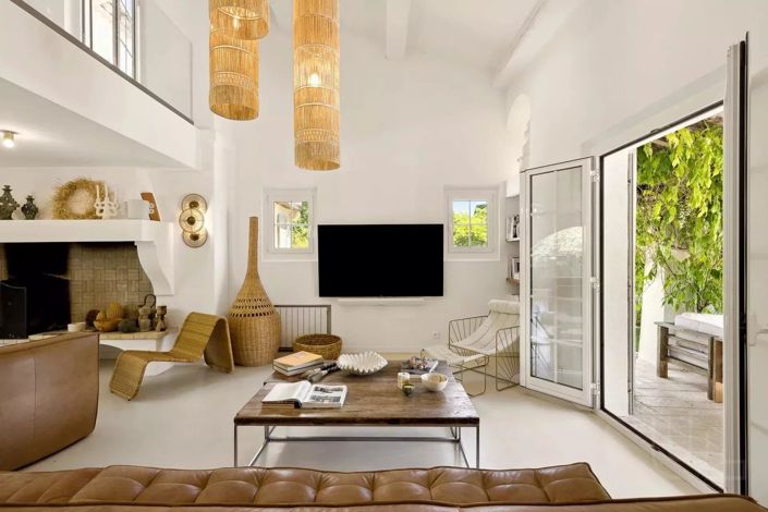 Image No.6-5 Bed House for sale