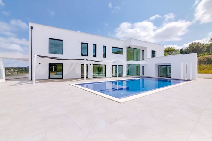 Image No.1-5 Bed House for sale