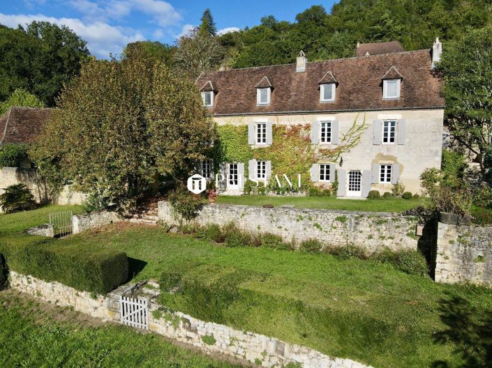 Image No.1-6 Bed Property for sale