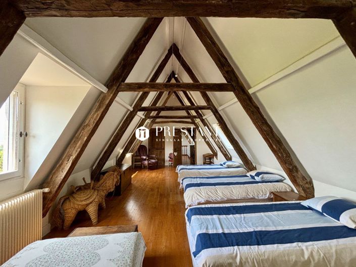 Image No.8-6 Bed Property for sale