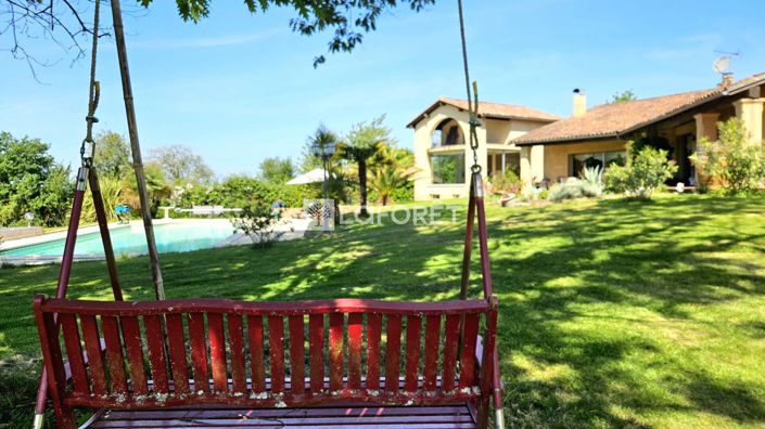 Image No.1-4 Bed House for sale