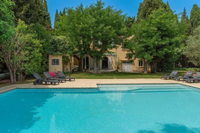 5 Bed House for sale