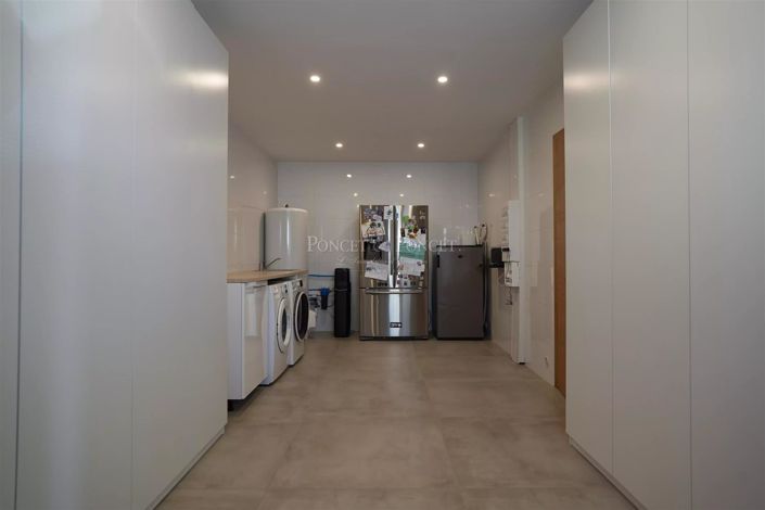 Image No.21-4 Bed House for sale