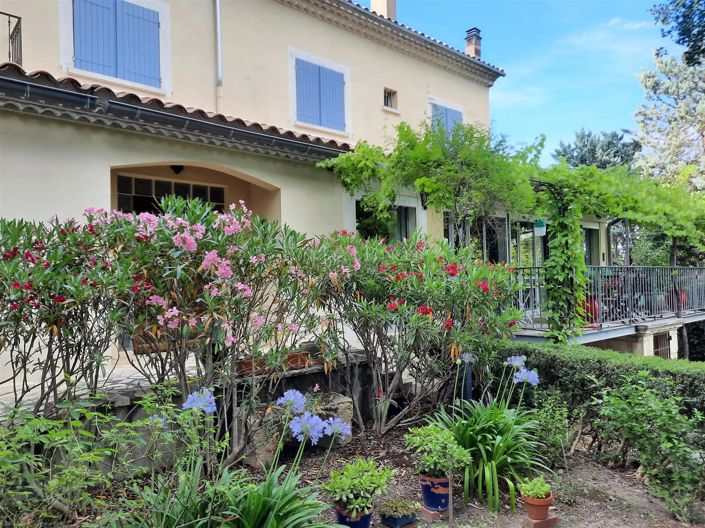 Image No.1-4 Bed House for sale