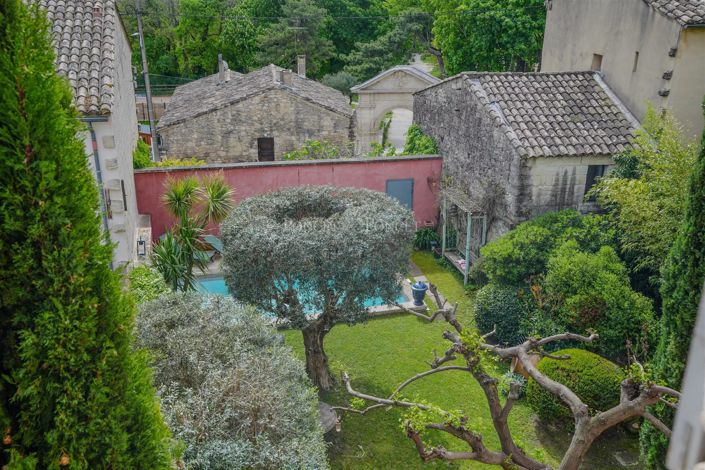 Image No.1-6 Bed House for sale