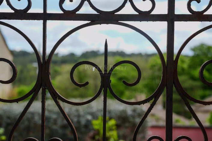 Image No.1-6 Bed House for sale