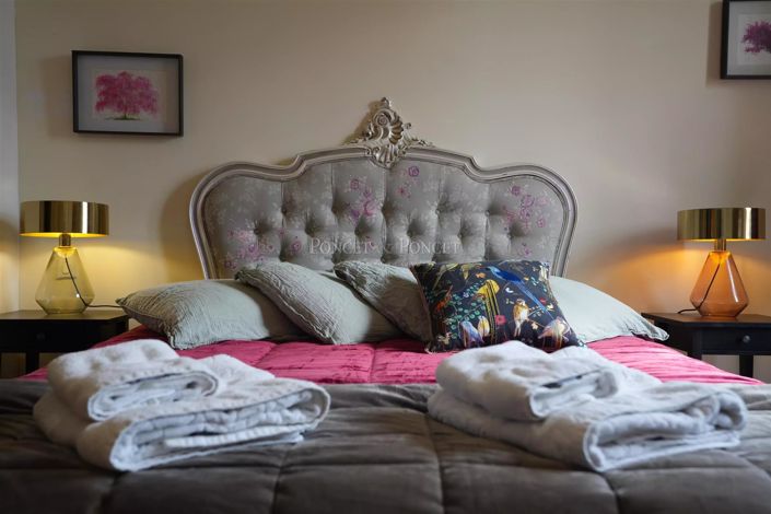 Image No.21-6 Bed House for sale