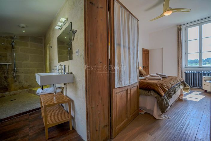 Image No.24-6 Bed House for sale