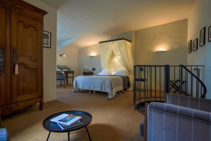 Image No.14-6 Bed House for sale