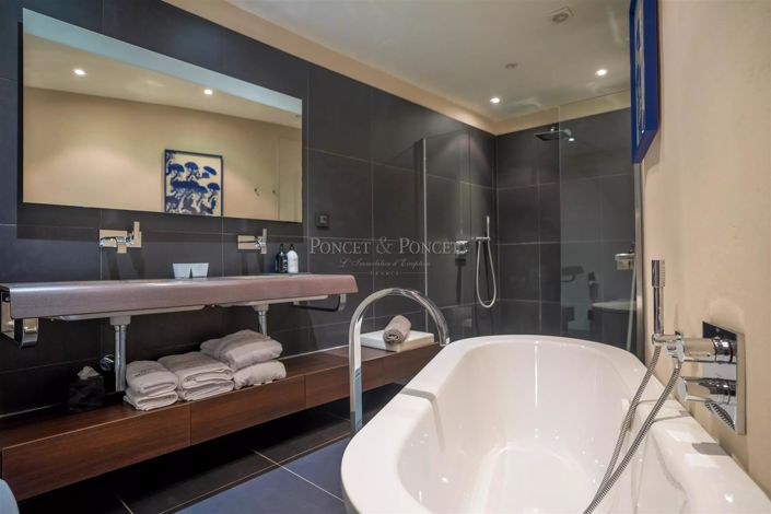 Image No.23-6 Bed House for sale