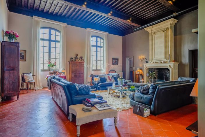 Image No.8-6 Bed House for sale