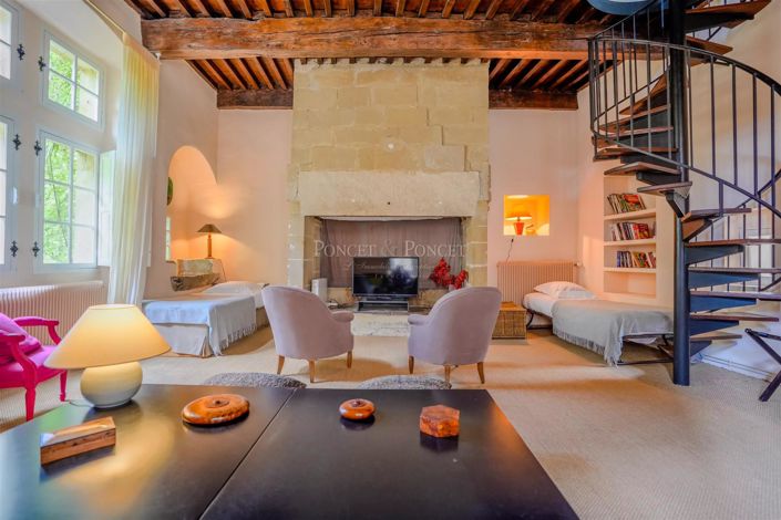 Image No.9-6 Bed House for sale