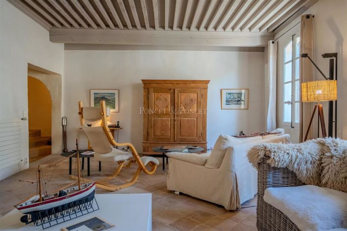 Image No.19-5 Bed House for sale