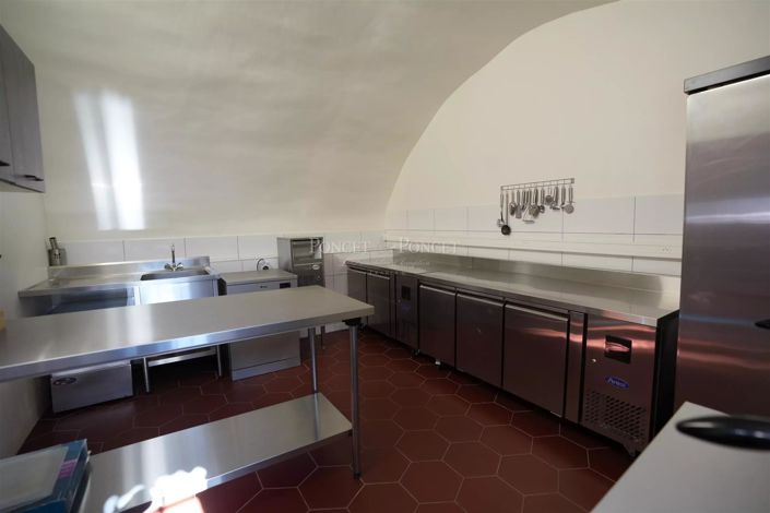 Image No.11-11 Bed House for sale