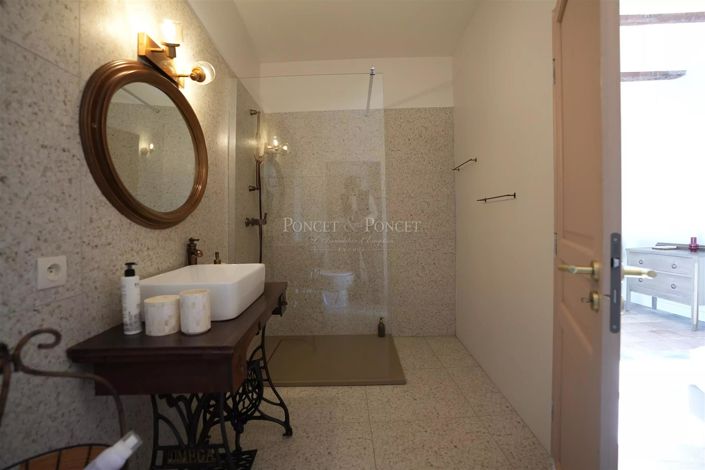 Image No.16-11 Bed House for sale