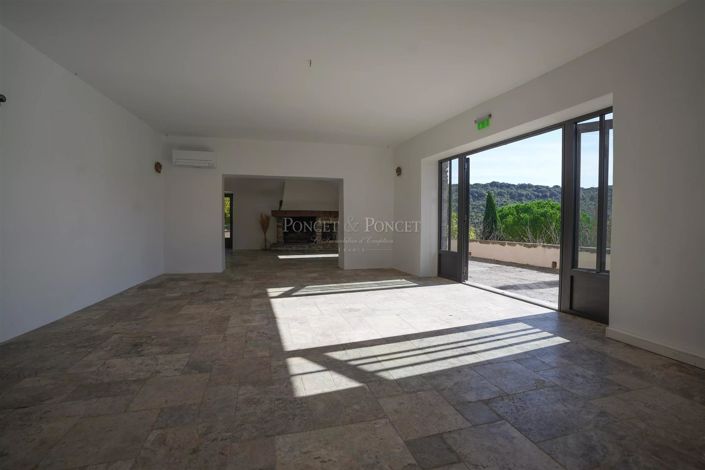 Image No.8-11 Bed House for sale