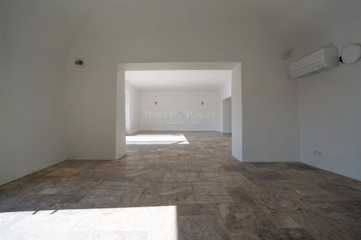 Image No.9-11 Bed House for sale