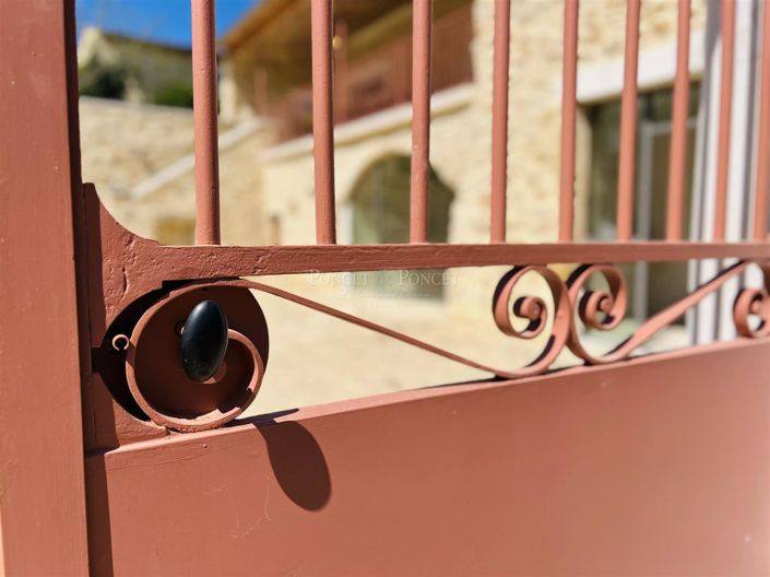 Image No.20-6 Bed House for sale