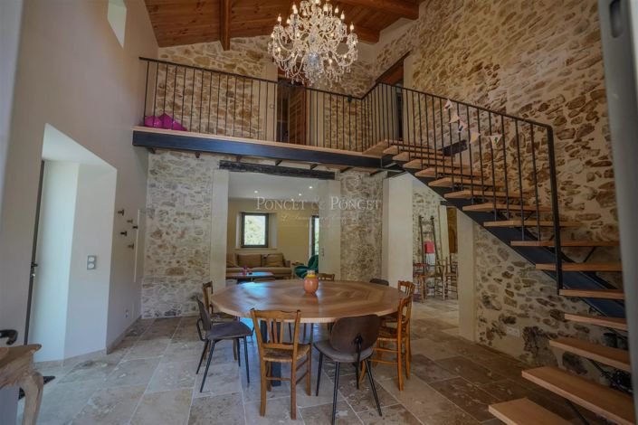 Image No.7-6 Bed House for sale