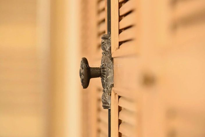 Image No.10-8 Bed House for sale