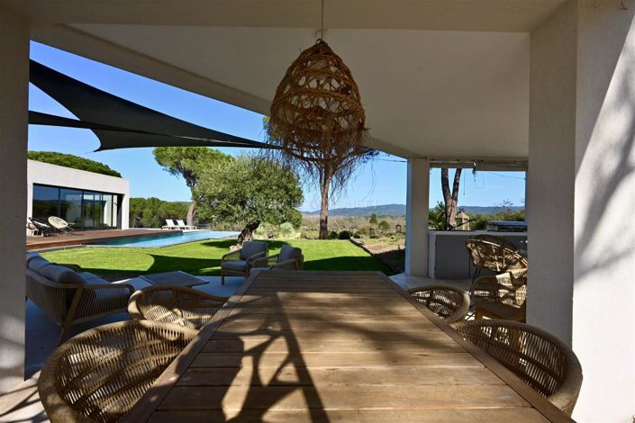 Image No.6-4 Bed House for sale