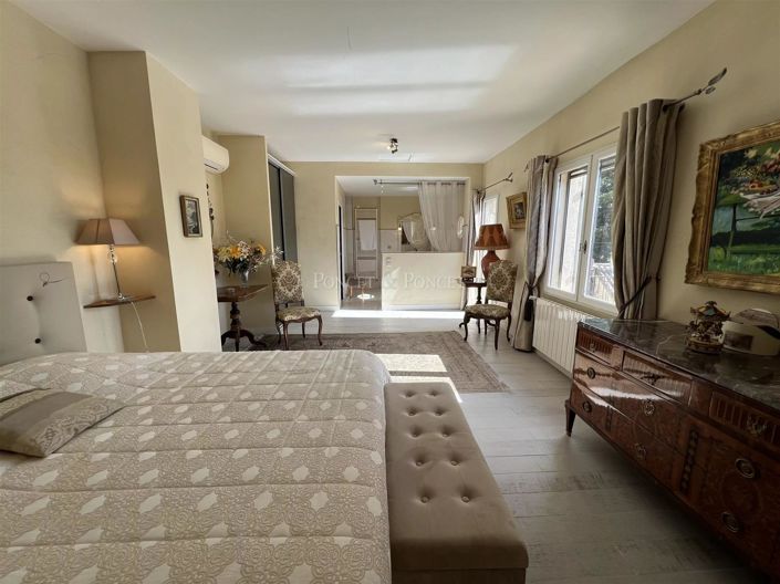 Image No.8-4 Bed House for sale