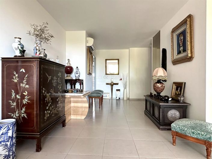 Image No.9-3 Bed Apartment for sale