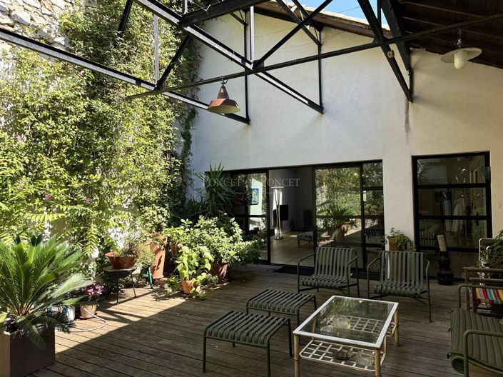 Image No.1-4 Bed House for sale