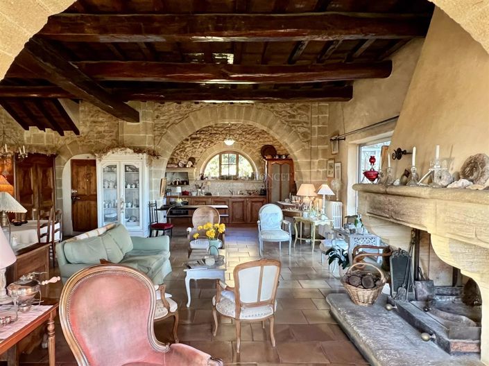 Image No.1-5 Bed House for sale