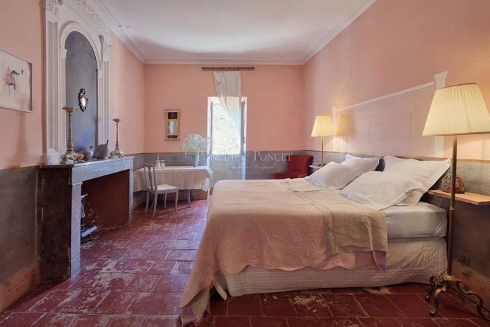 Image No.13-11 Bed House for sale