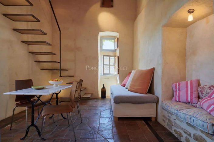 Image No.21-11 Bed House for sale