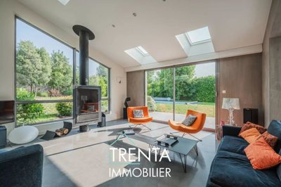 1 - Voiron, House