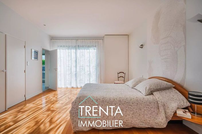 Image No.10-4 Bed House for sale